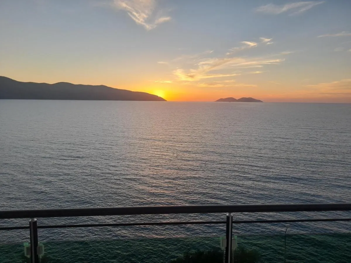 The Blue Horizon Hotell Radhimë