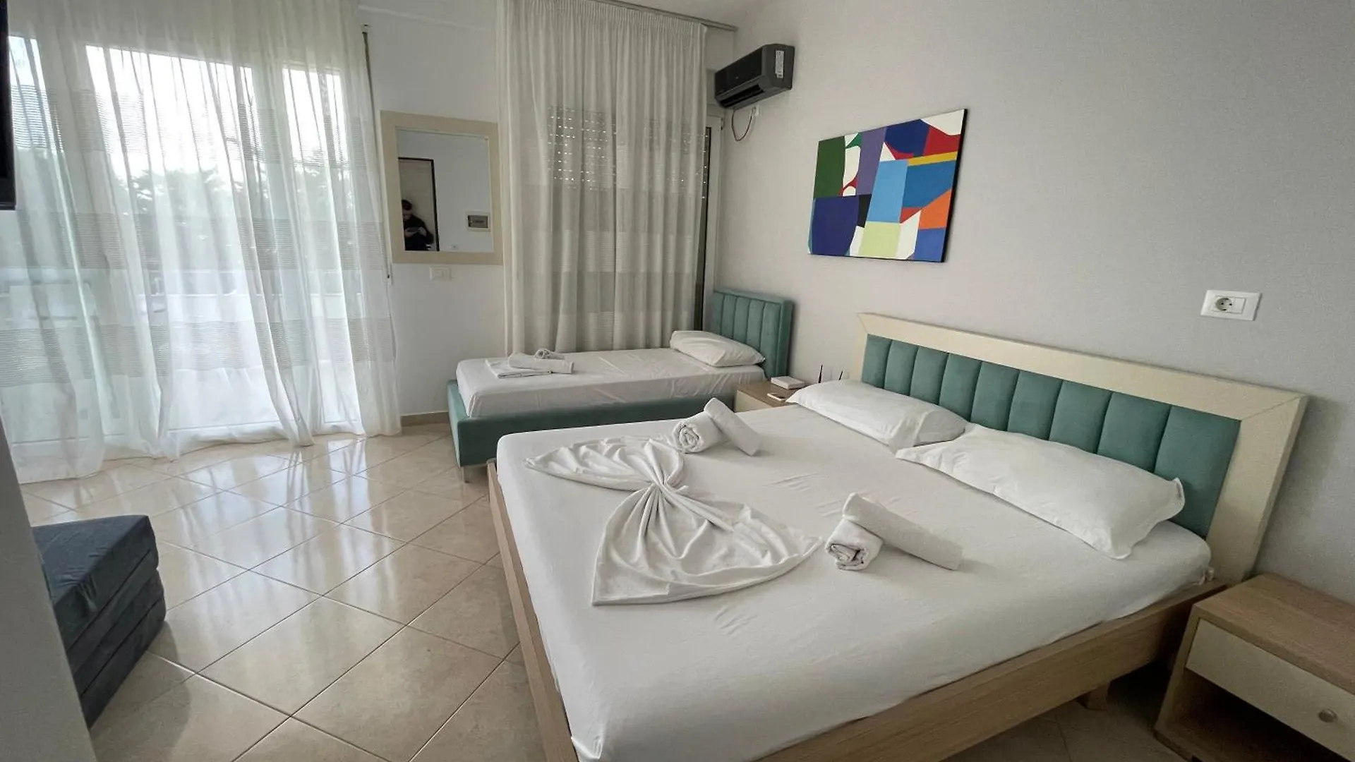 The Blue Horizon Hotell Radhimë